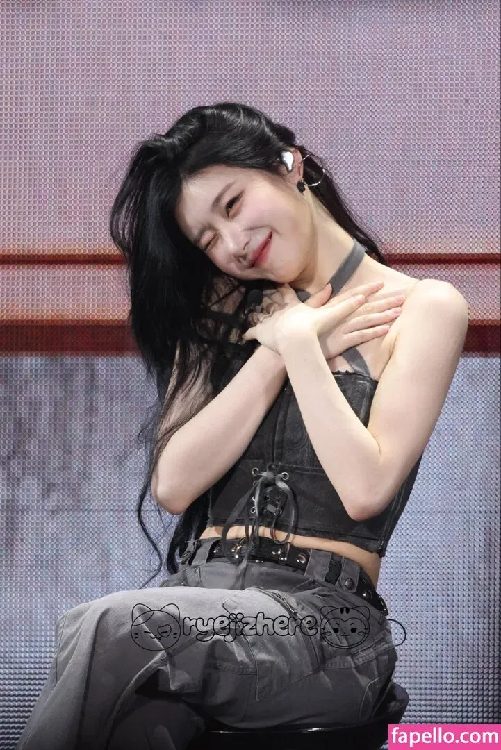 Chaeryeong Onlyfans Photo Gallery 