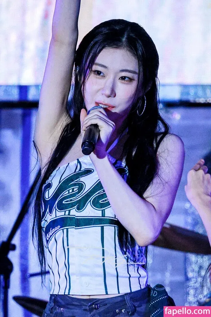 Chaeryeong Onlyfans Photo Gallery 