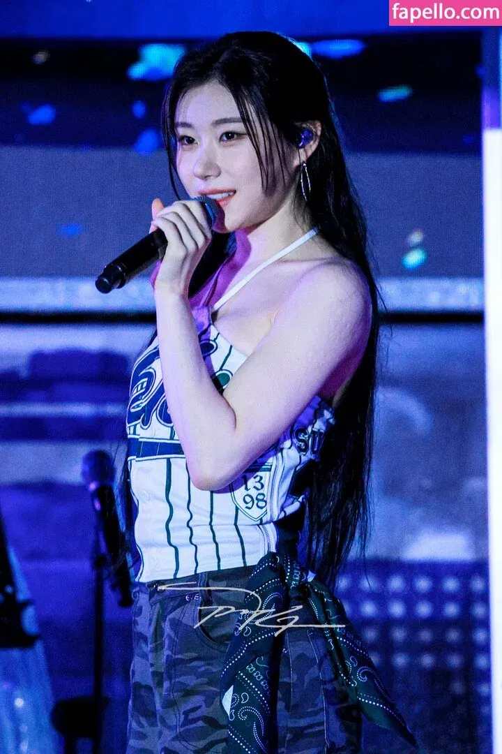 Chaeryeong Onlyfans Photo Gallery 