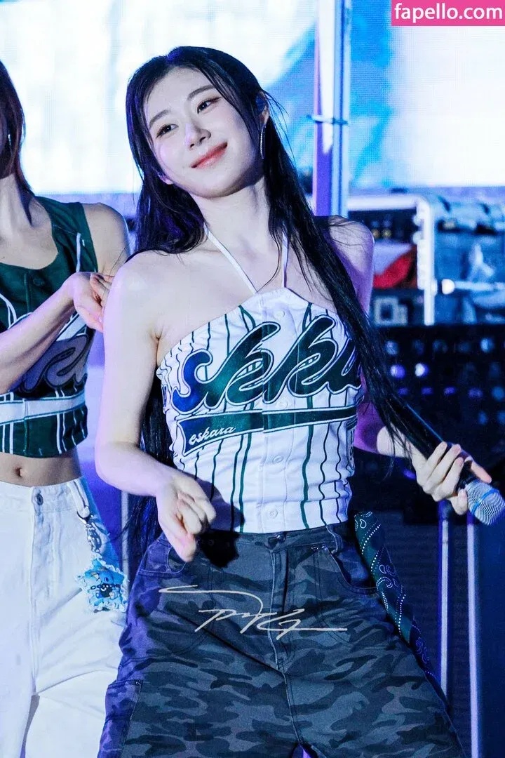 Chaeryeong Onlyfans Photo Gallery 