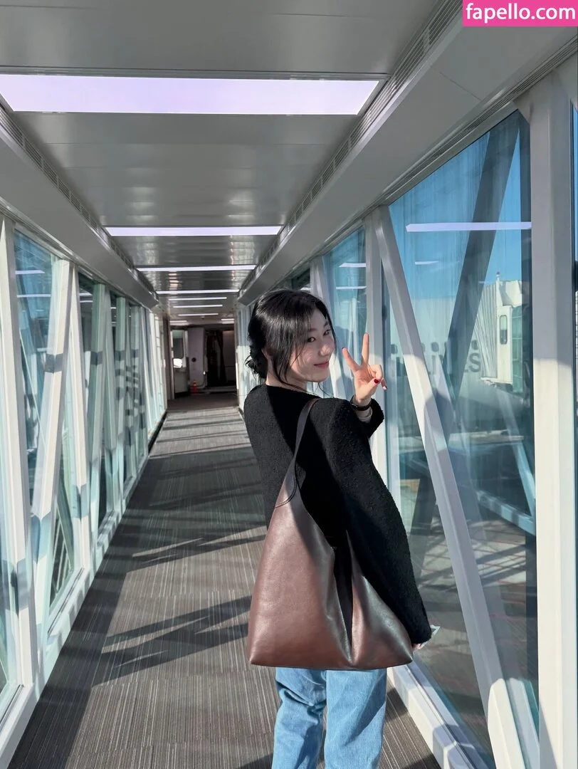 Chaeryeong Onlyfans Photo Gallery 