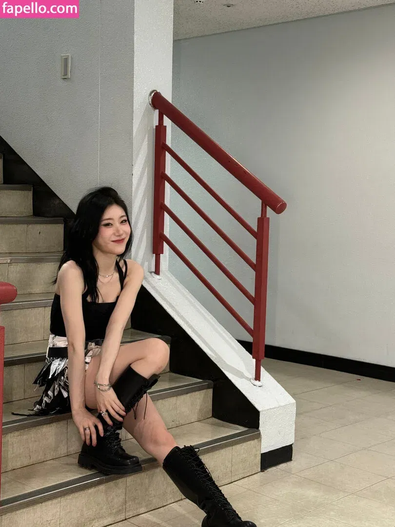 Chaeryeong Onlyfans Photo Gallery 