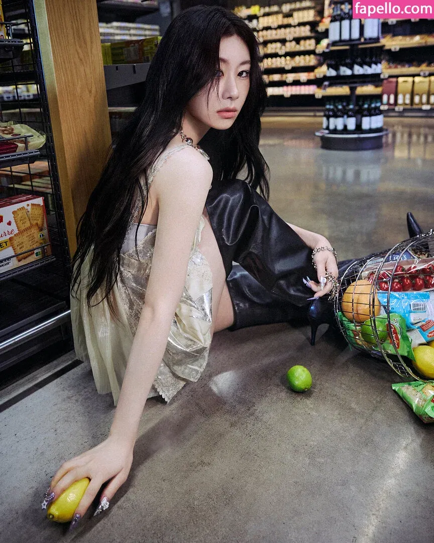 Chaeryeong Onlyfans Photo Gallery 