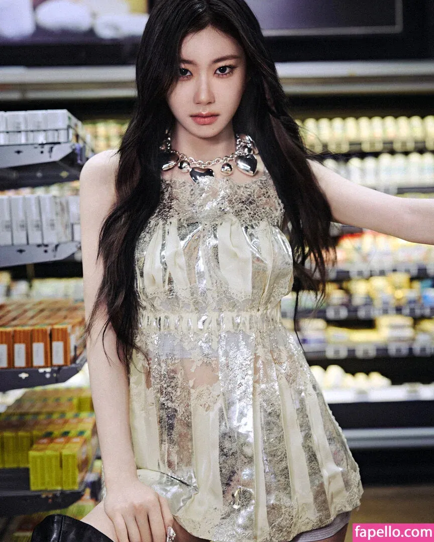 Chaeryeong Onlyfans Photo Gallery 