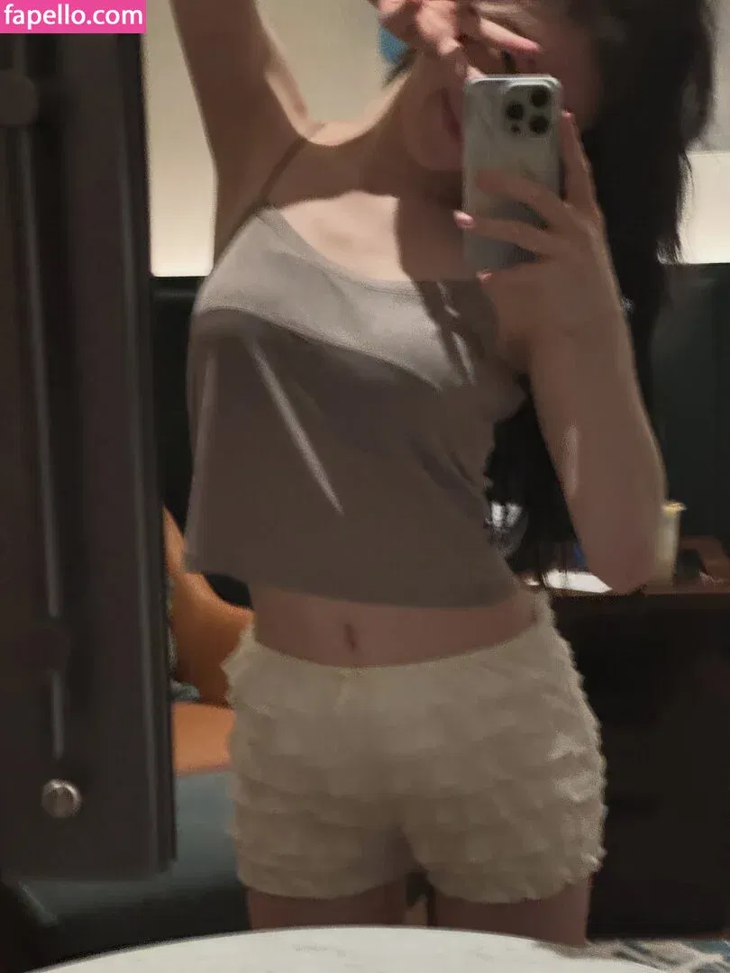 Chaeryeong Onlyfans Photo Gallery 