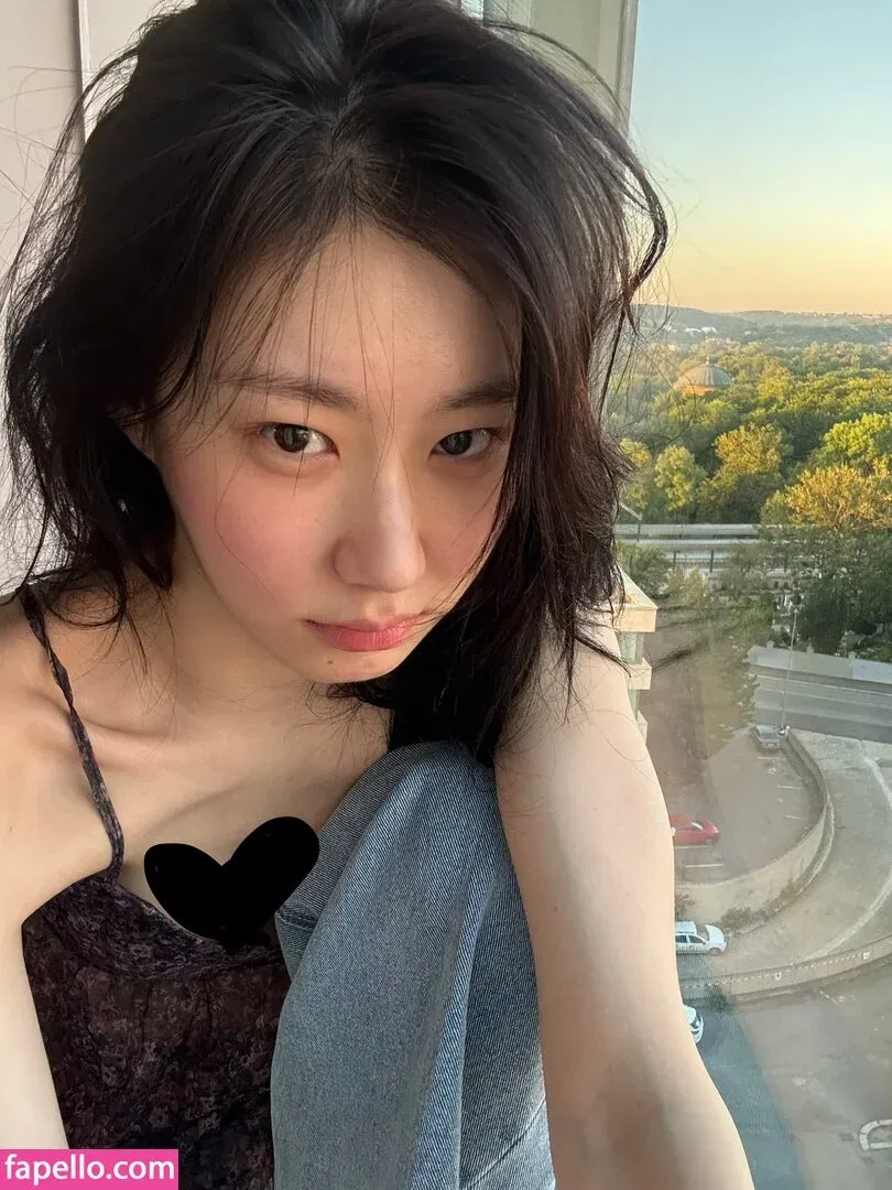 Chaeryeong Onlyfans Photo Gallery 