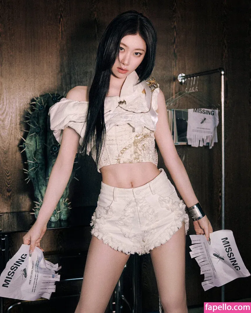 Chaeryeong Onlyfans Photo Gallery 