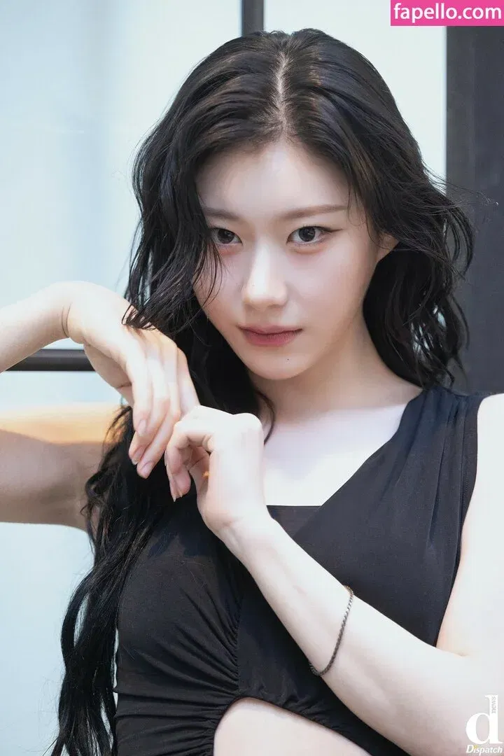 Chaeryeong Onlyfans Photo Gallery 