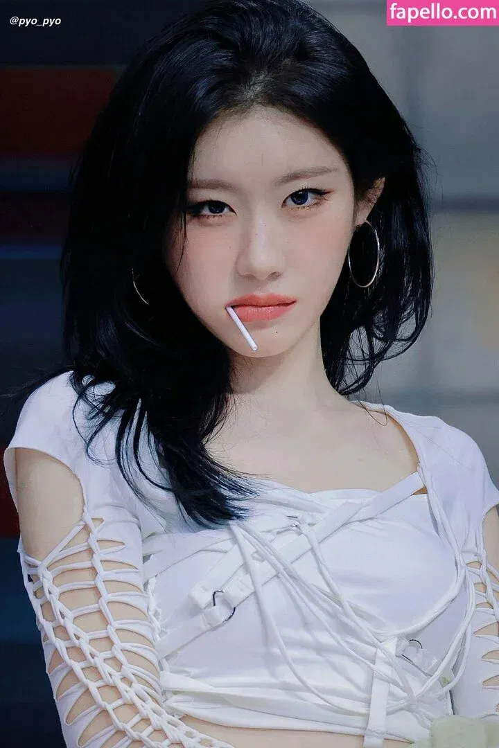 Chaeryeong Onlyfans Photo Gallery 