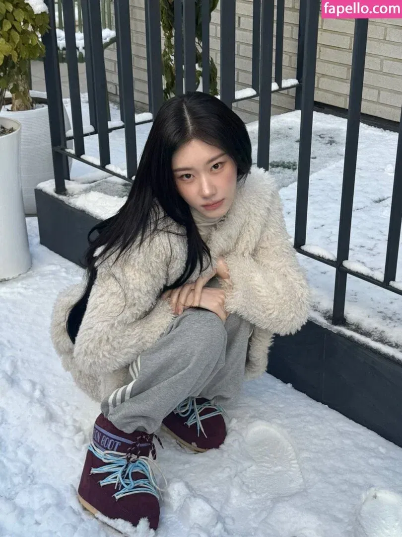 Chaeryeong Onlyfans Photo Gallery 