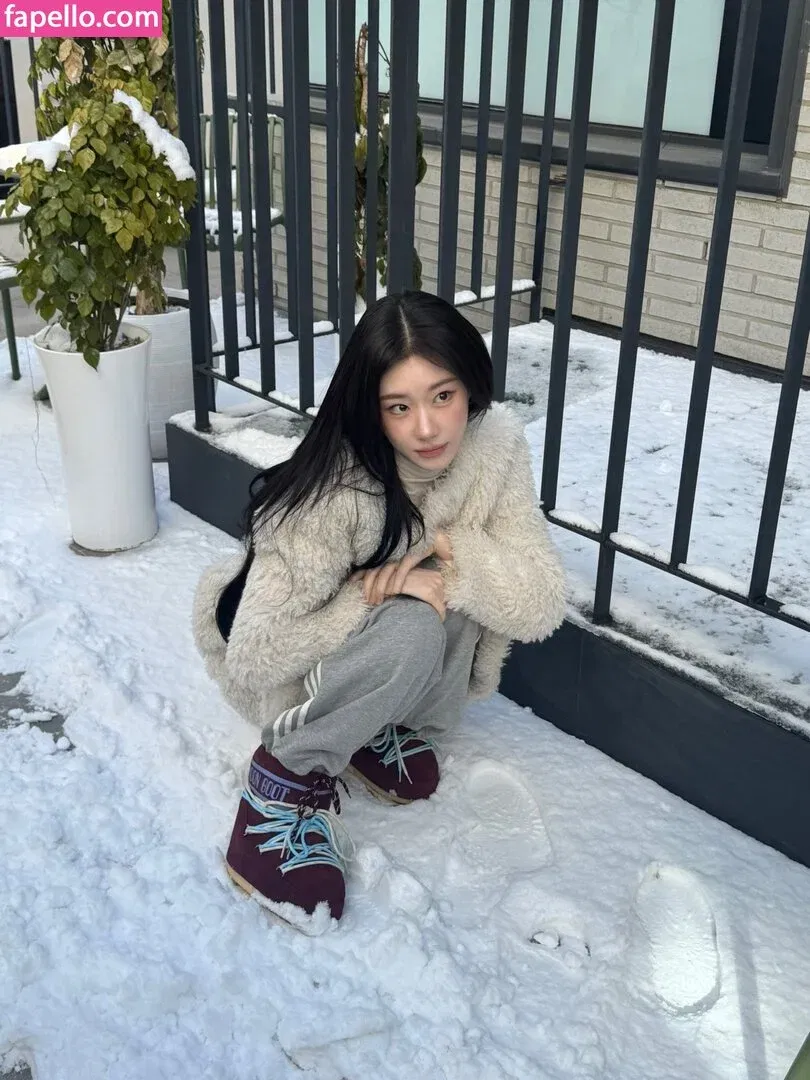 Chaeryeong Onlyfans Photo Gallery 