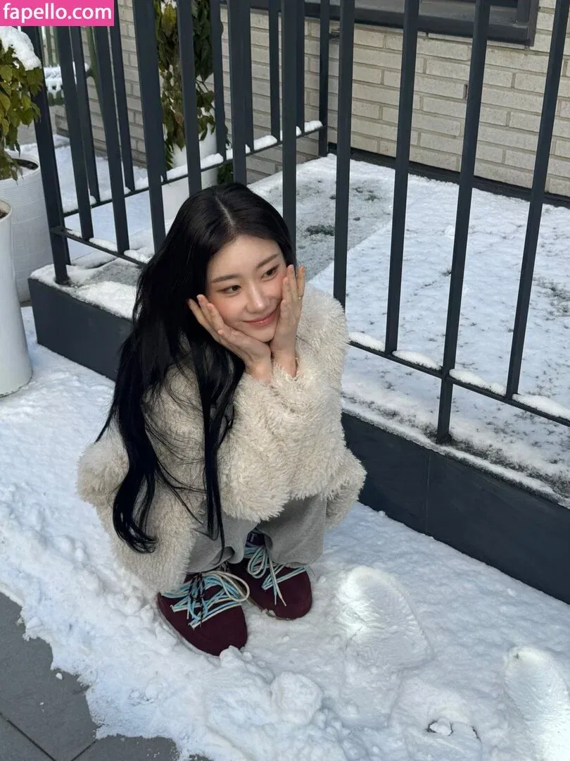 Chaeryeong Onlyfans Photo Gallery 