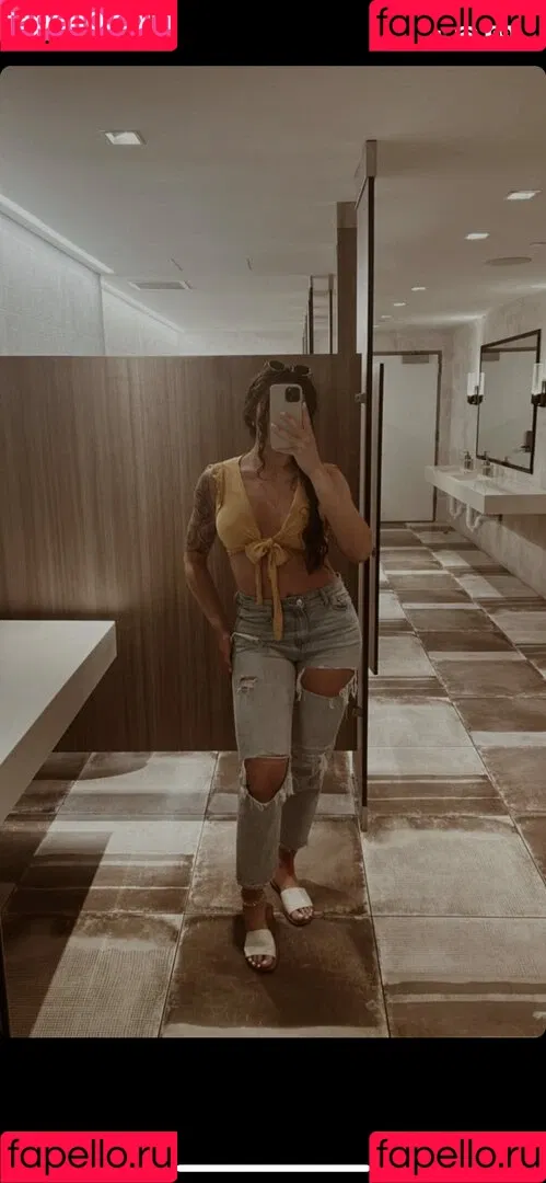 Itzel25_ Onlyfans Photo Gallery 