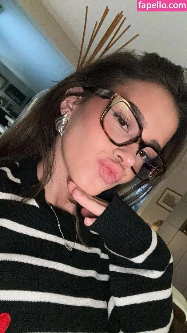 Itzel25_ Onlyfans Photo Gallery 