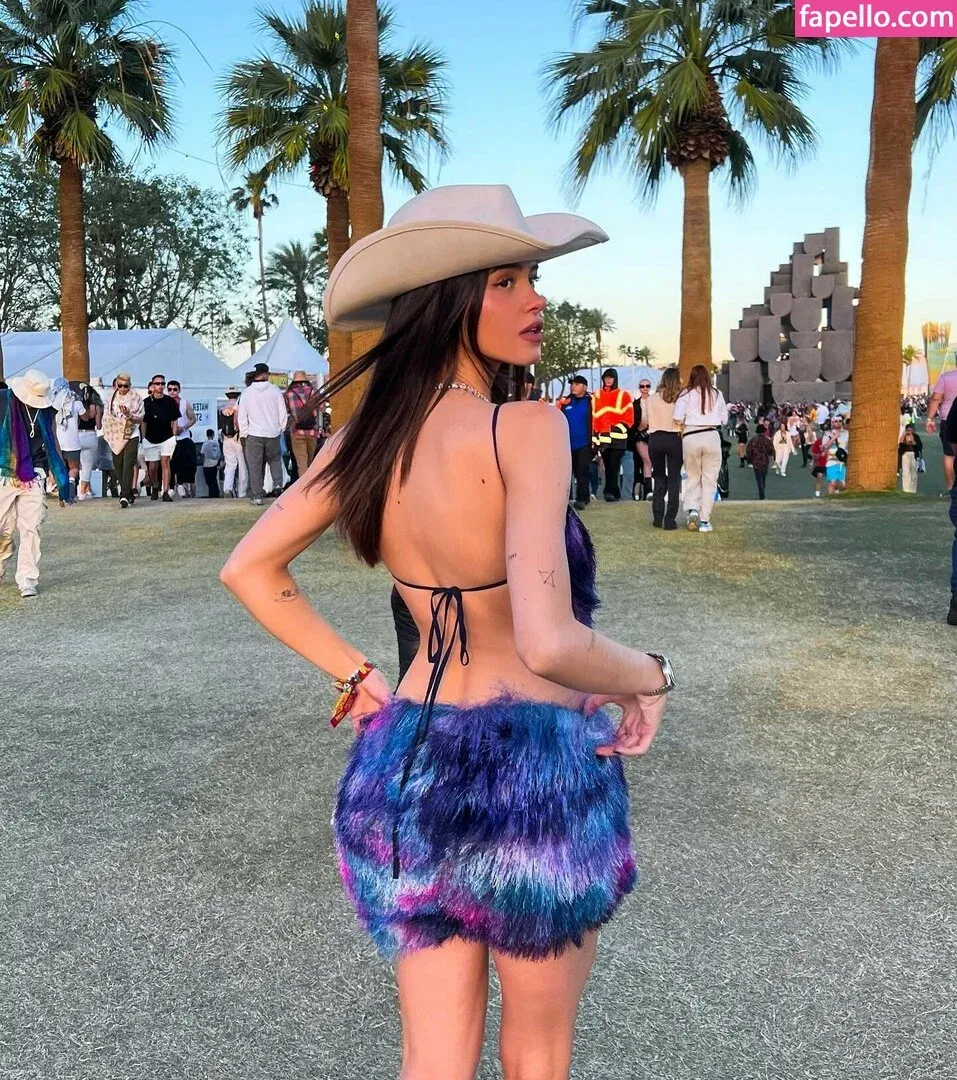 Itzel25_ Onlyfans Photo Gallery 