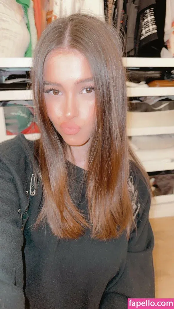 Itzel25_ Onlyfans Photo Gallery 