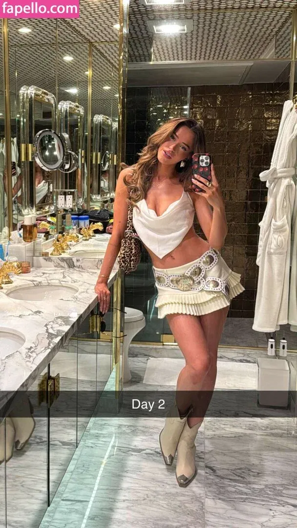 Itzel25_ Onlyfans Photo Gallery 