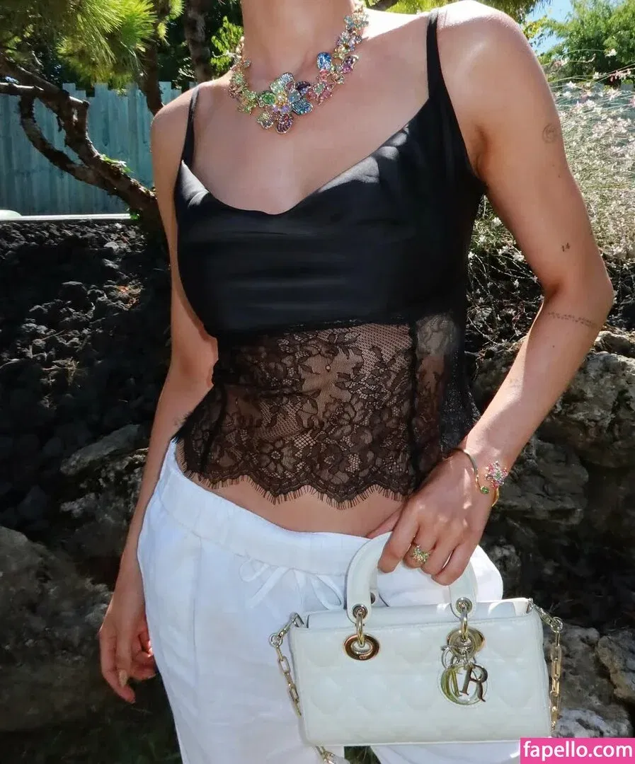 Itzel25_ Onlyfans Photo Gallery 