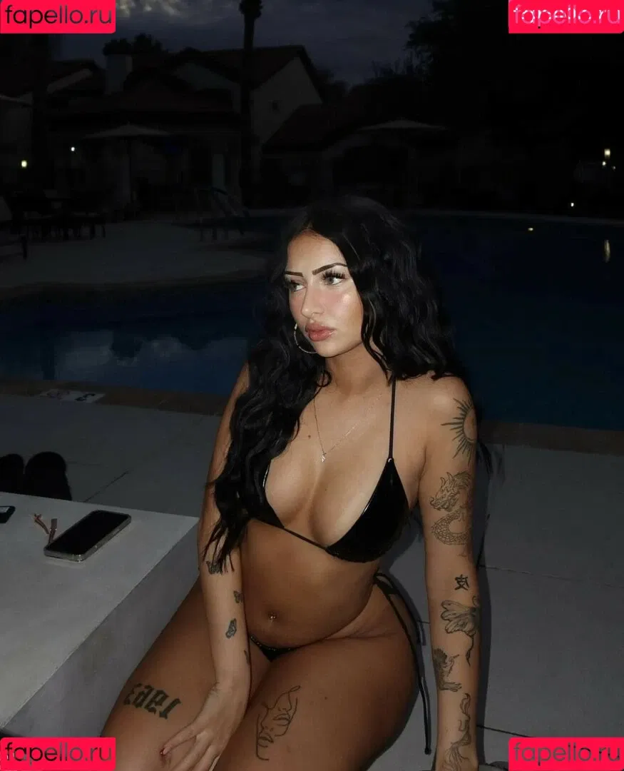 Miapeake Onlyfans Photo Gallery 