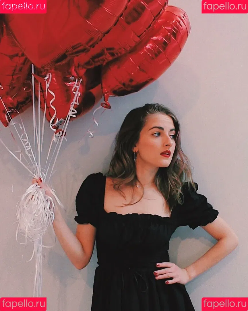 React GirlsYT Onlyfans Photo Gallery 