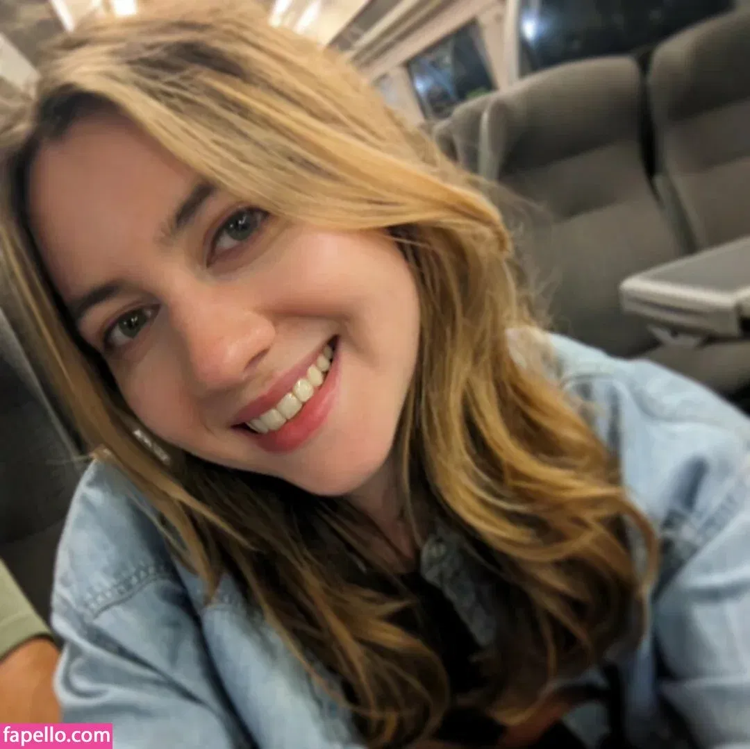 React GirlsYT Onlyfans Photo Gallery 