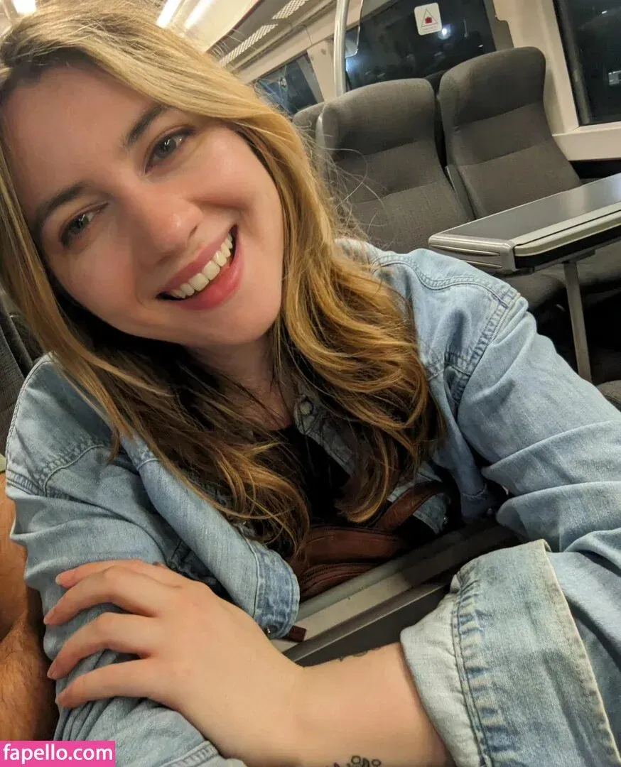 React GirlsYT Onlyfans Photo Gallery 