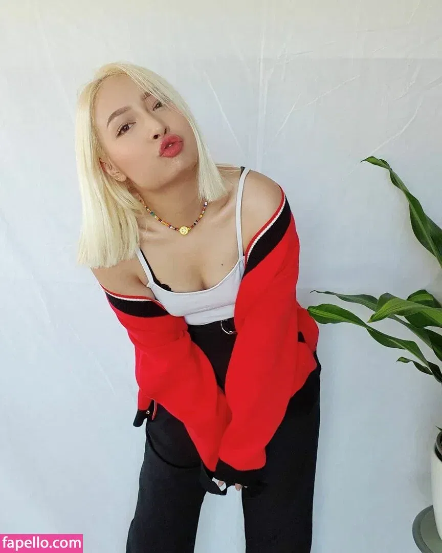 React GirlsYT Onlyfans Photo Gallery 