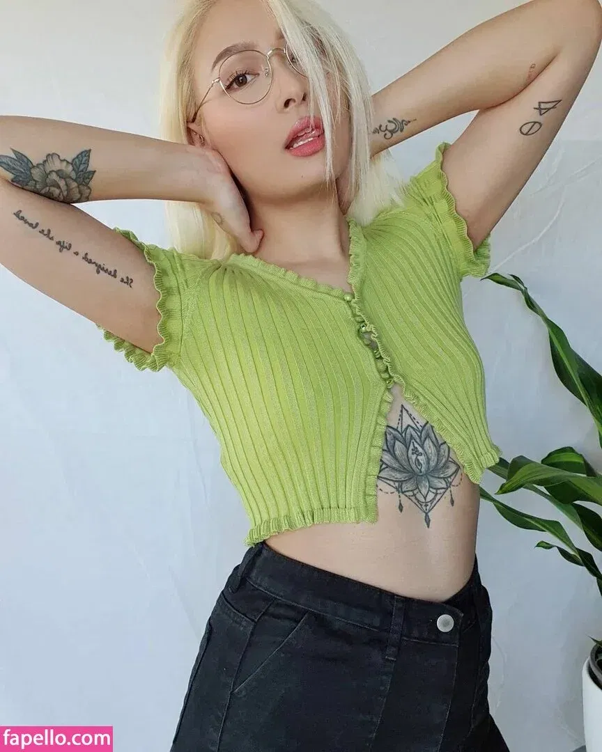 React GirlsYT Onlyfans Photo Gallery 