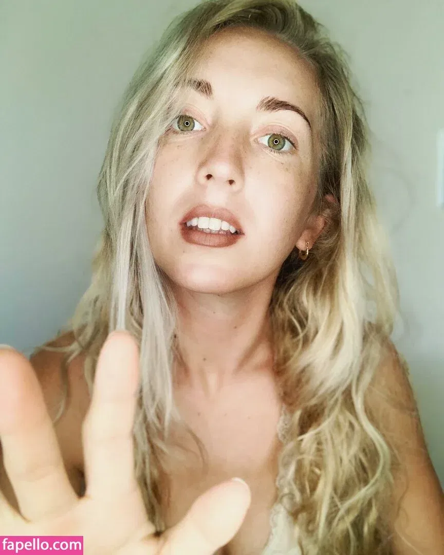 React GirlsYT Onlyfans Photo Gallery 