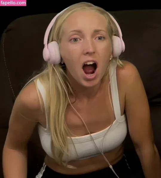 React GirlsYT Onlyfans Photo Gallery 