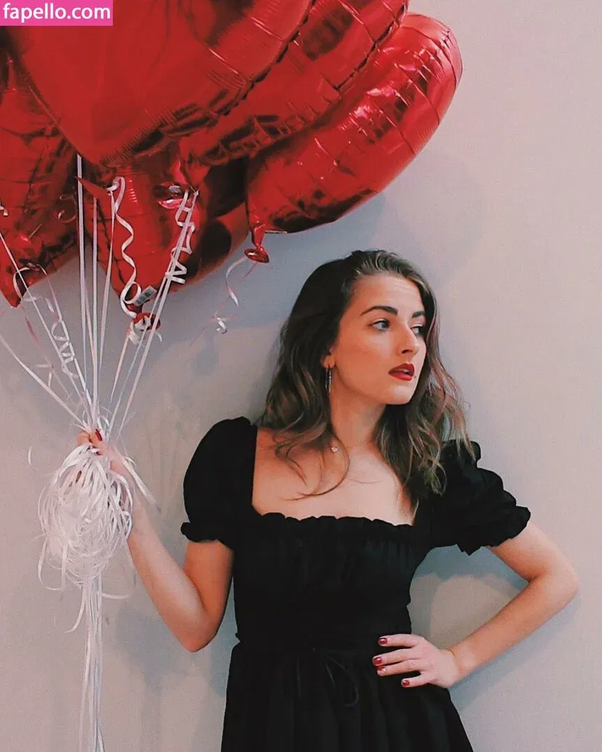 React GirlsYT Onlyfans Photo Gallery 