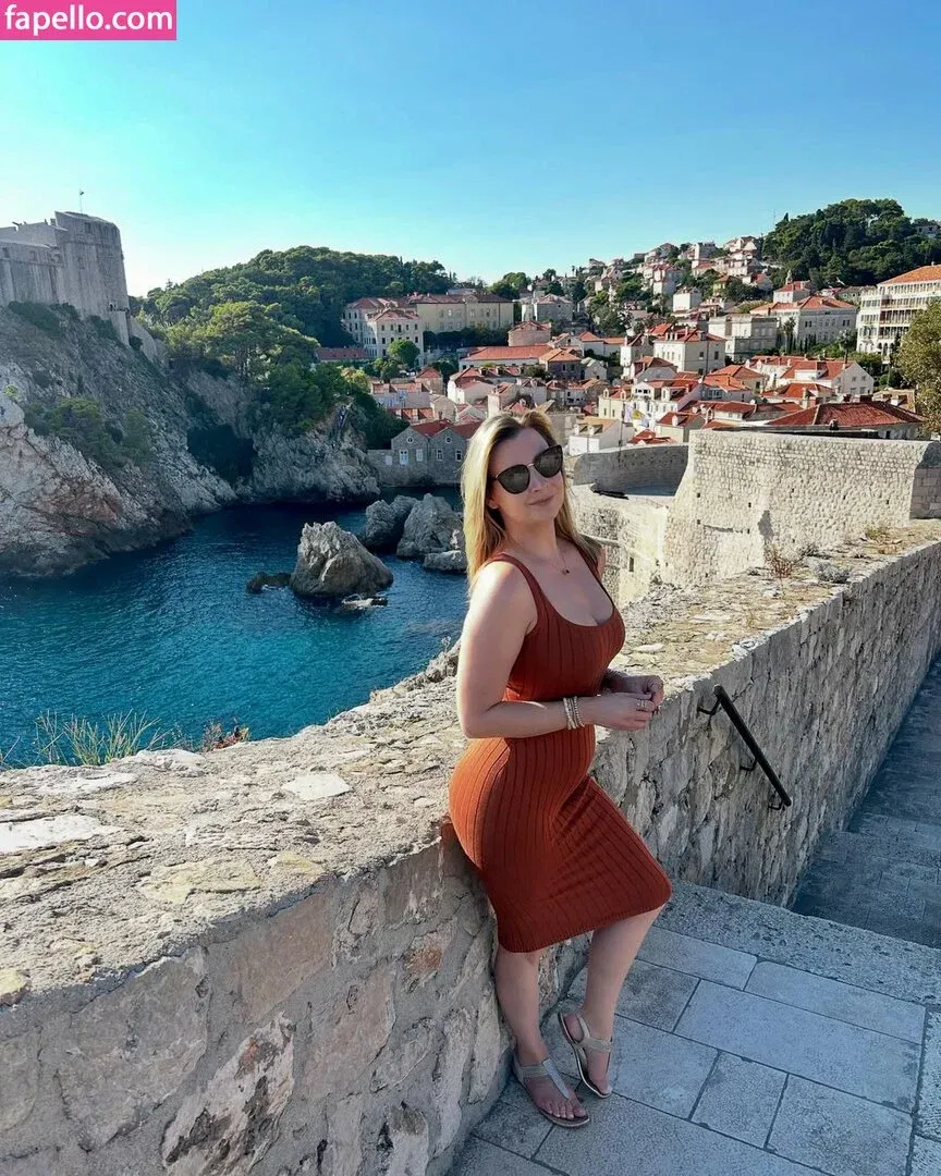 React GirlsYT Onlyfans Photo Gallery 