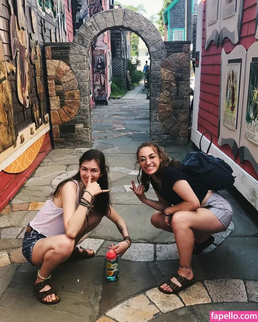 React GirlsYT Onlyfans Photo Gallery 