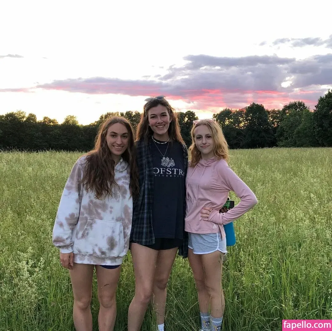 React GirlsYT Onlyfans Photo Gallery 