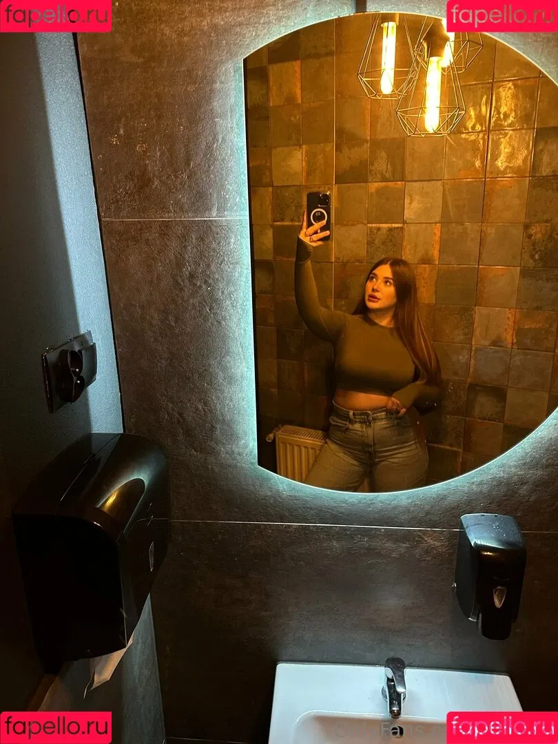 arinkoo Onlyfans Photo Gallery 