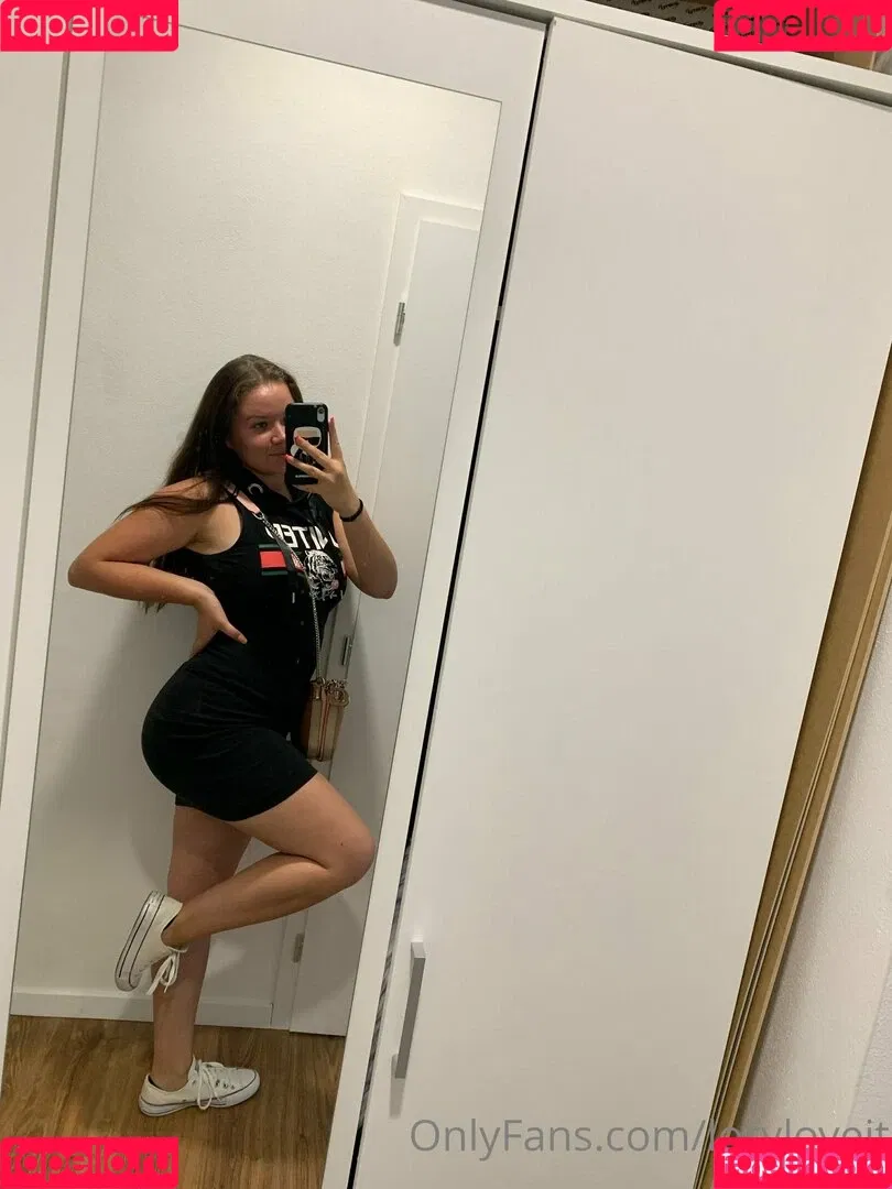 loryloveit Onlyfans Photo Gallery 