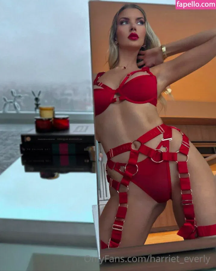 Harriet Everly Onlyfans Photo Gallery 