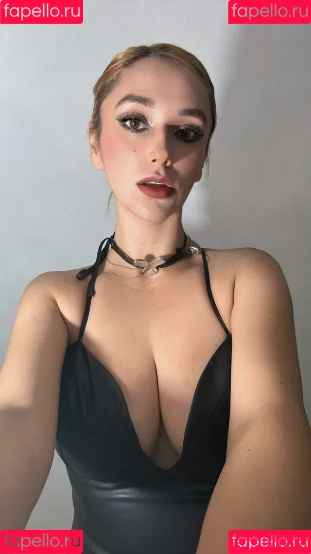 valeria.m.ar Onlyfans Photo Gallery 