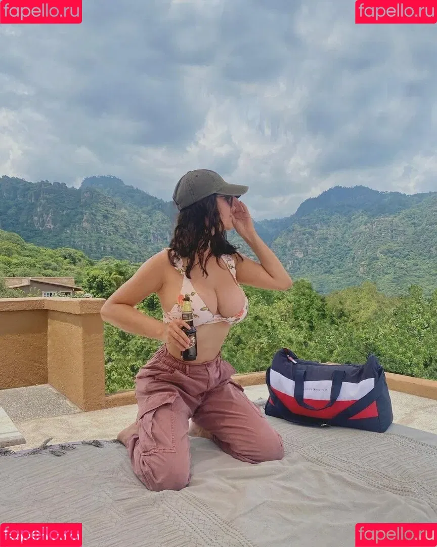 valeria.m.ar Onlyfans Photo Gallery 