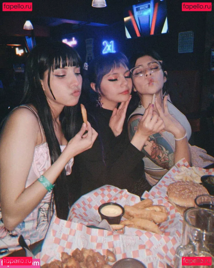 Melody Mew Onlyfans Photo Gallery 