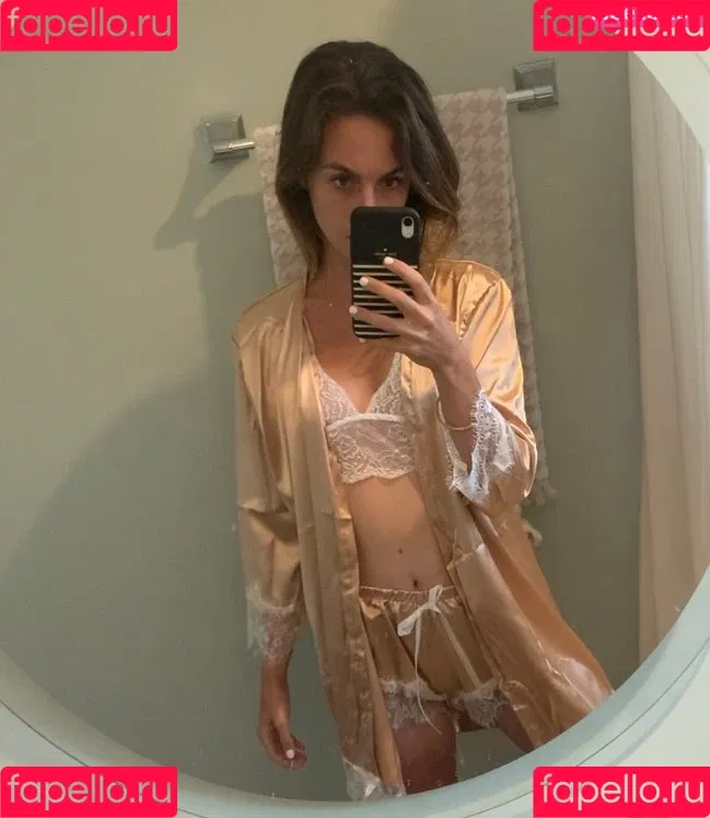 Miss Bell ASMR Onlyfans Photo Gallery 