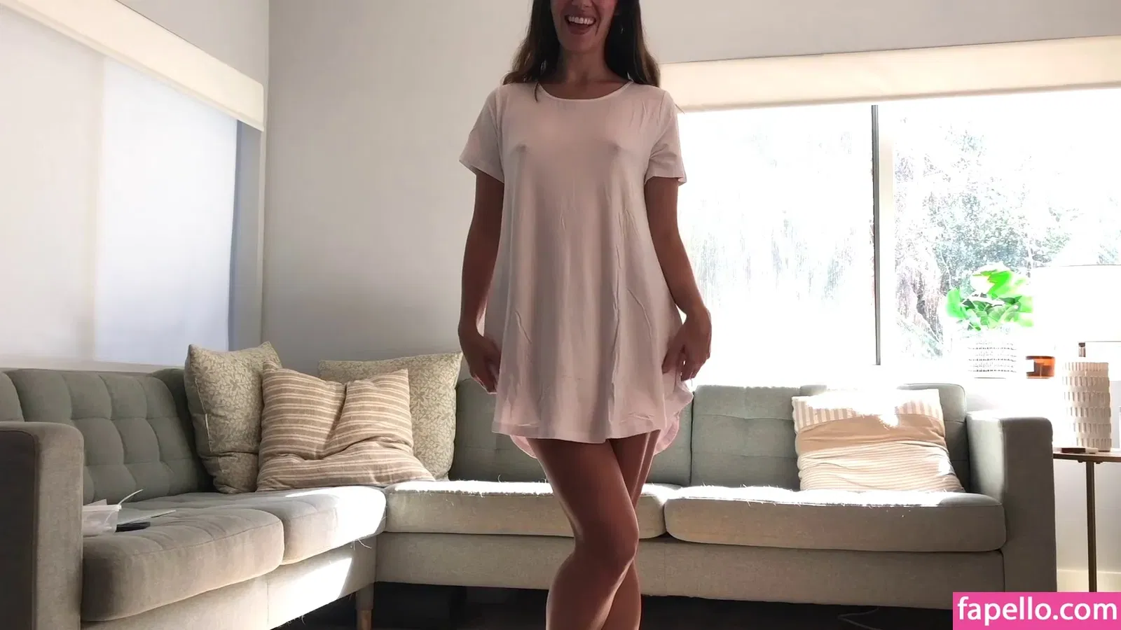Miss Bell ASMR Onlyfans Photo Gallery 