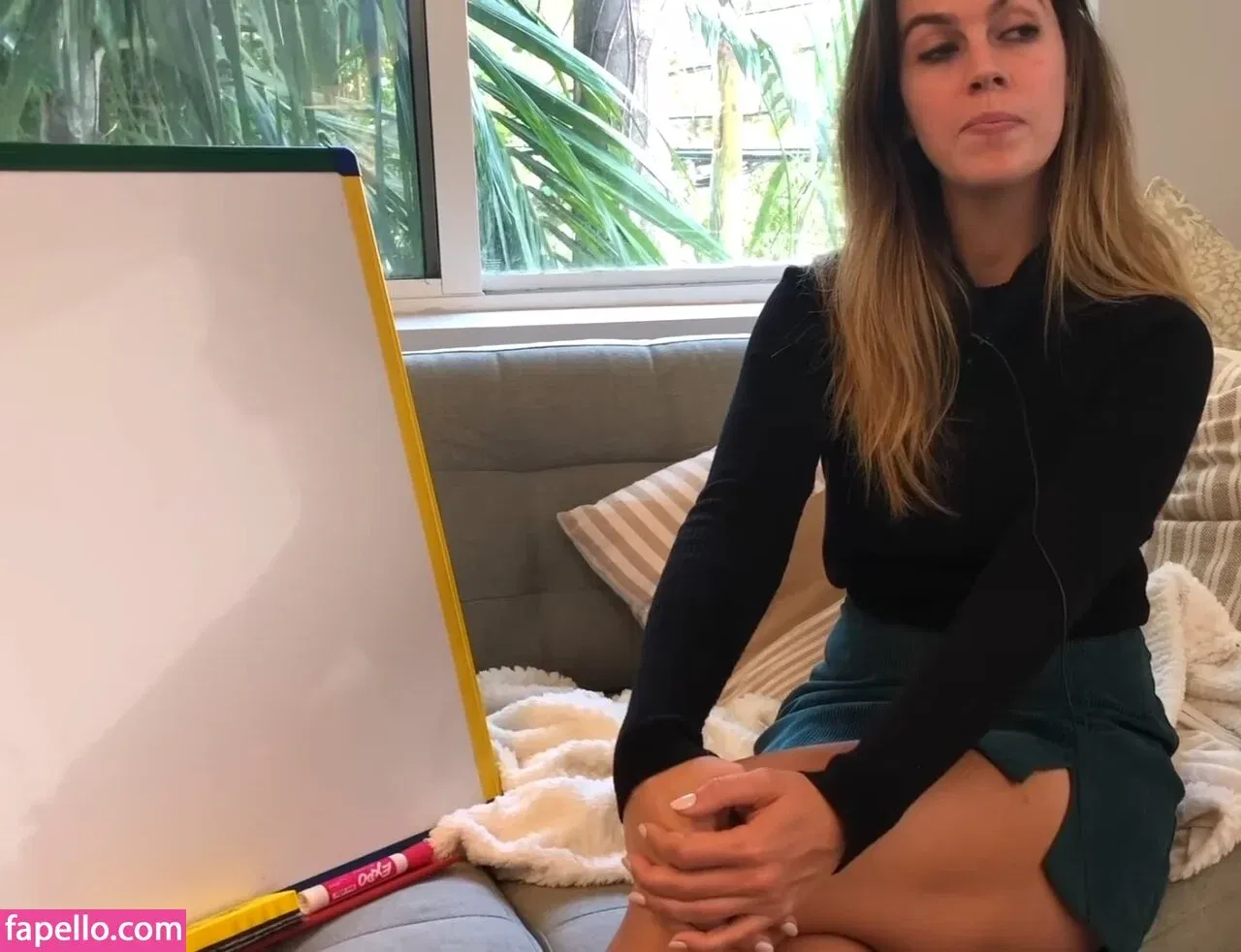 Miss Bell ASMR Onlyfans Photo Gallery 