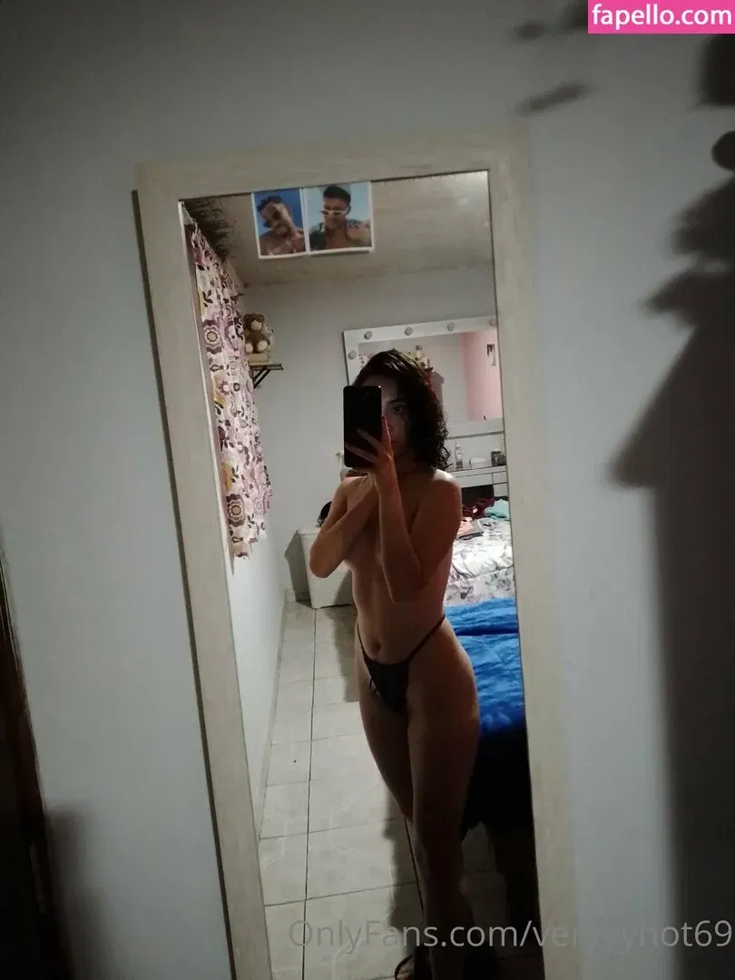 veryyyhot69 Onlyfans Photo Gallery 