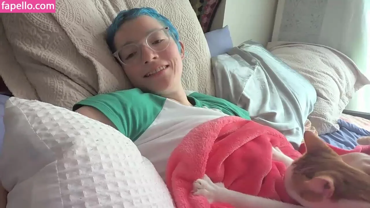 MoreThanWet Onlyfans Photo Gallery 