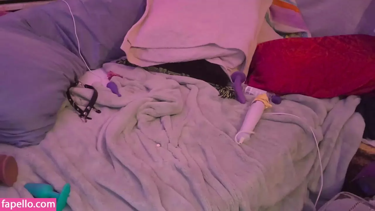 MoreThanWet Onlyfans Photo Gallery 