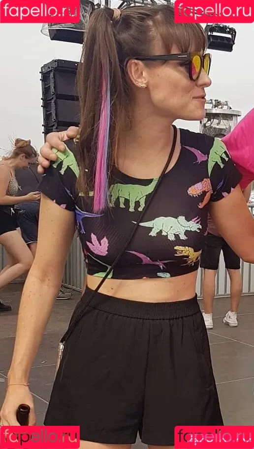 Larissa Rieß Onlyfans Photo Gallery 