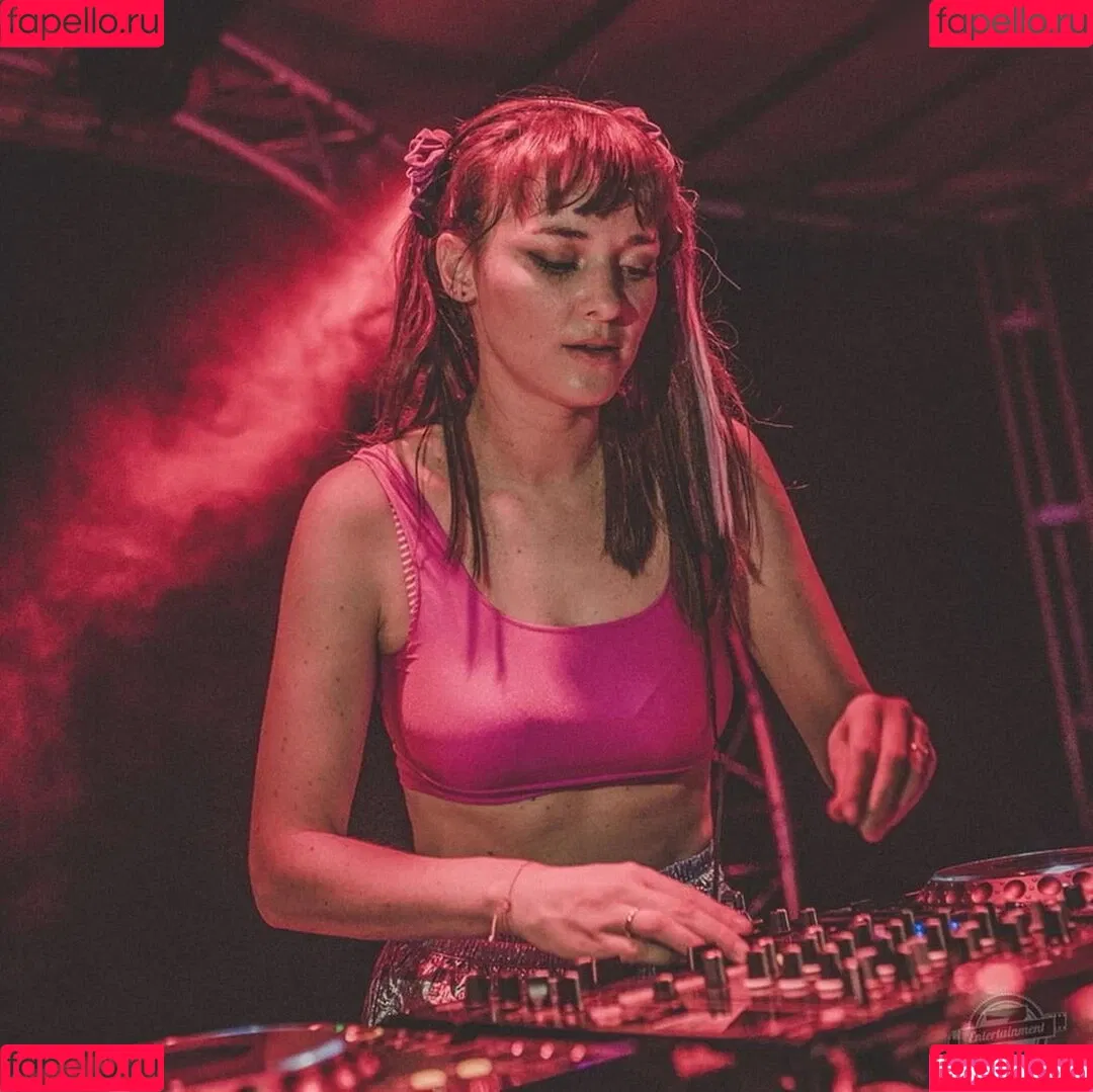 Larissa Rieß Onlyfans Photo Gallery 