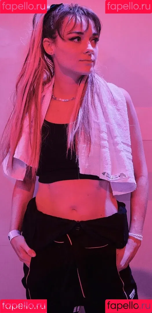 Larissa Rieß Onlyfans Photo Gallery 