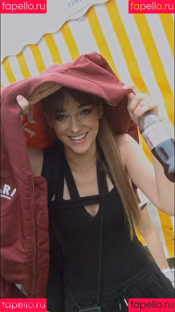 Larissa Rieß Onlyfans Photo Gallery 